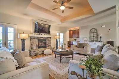 Image de Group Winter Retreat! Stunning Villa Near Sdc