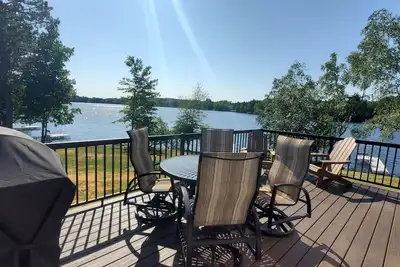 Image de Lakefront vacation home on Long Lake of the Phillips Chain