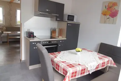 Image de Modern vacation apartment (50m2) with wood-burning stove