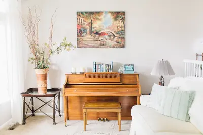 Image de Smart Home with Hot Tub, Sauna and pool table