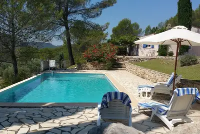 Image de Villa à Salernes avec Piscine et Vue