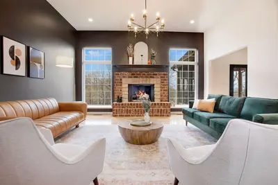 Image de Central Luxe 5br Home - Hot Tub & Views - 🥂 🍷\n