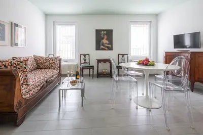 Image de Contemporary Flat with Canal View on Zattere Waterfront