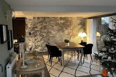 Image de Belle maison contemporaine avec piscine en plein coeur du Mans