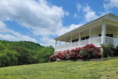 Image de Mountain Retreat. Relax and Recharge. \nSpacious House with Sunny Terrace. Views