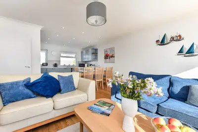 Image de Landfall - Deux Chambres Maison, Couchages 5
