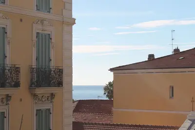 Image de Two-room sea view apartment with terrace in downtown