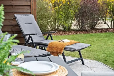 Image de Cozy vacation apartment, at ground level near the sea