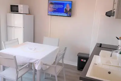 Image de Appartement 2 pièces Résidence Provençale Climatisation Parking Piscine 2 km Mer