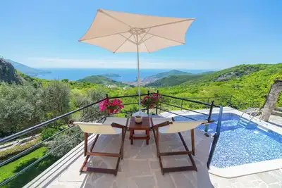 Image de Charming Two-Bedroom Villa with Stunning Sea Views