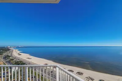 Image de Beachview Condo at Beau View -1806 - fully furnished 3 bedroom 3 bathroom