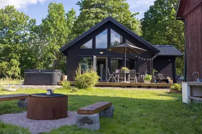 Image de Cozy vacation home by the lake, newly built