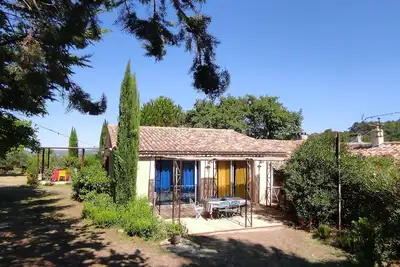 Image de Gîte Romarin, entre vignes et oliviers.