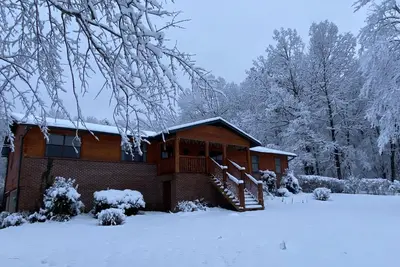 Image de Great Views without Mtn Roads. Cabin on Original Settlers Land  in Wears Valley