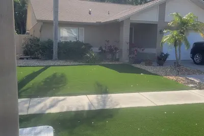 Image de Prime Location! 2 Min to the Bay, 15 Mins to Beaches & Attractions, Pet Friendly