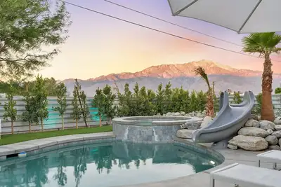 Image de California Dreamin Stylish Mid Century Home