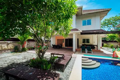 Image de Captivating 3-Bed Villa in Muang Pattaya
