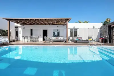 Image de Villa 'Fae' avec piscine privée, terrasse privée et Wi-Fi