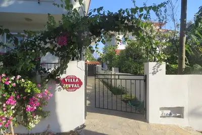 VillaSevval-Sleeps8-Pool-Bbq-Ac-NearTown
