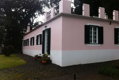 Image de Villa-sleeps2-garden-private park