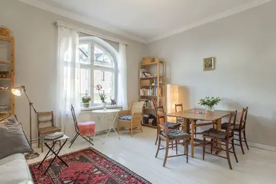 Cosy Quiet  Apartment Close to the Sea and Parks
