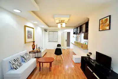 Image de Cozy Apartment @ 3 min walking distance from Dann Carton Hotel