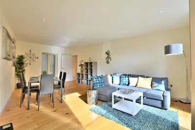 Image de Cardinals Apartment in heart of the city, private parking, free wifi, & Netflix