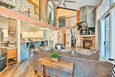 Relaxing Deck & Grill: Pinetop Townhome!
