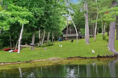 Image de Beautiful Cabin on the Water