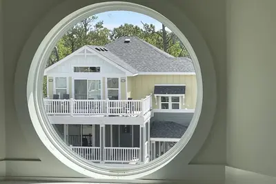 Image de Beautiful house, sound view, minutes to beach, Free Horse Passes, Ev Charger