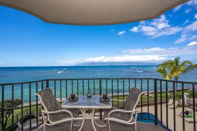 Image de Stunning Oceanfront Retreat with Spectacular Views and New Upgrades!