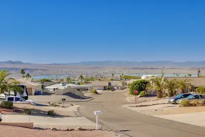 Image de Putting Green, Pool Access: Lake Havasu City Home!