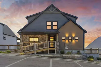 Table Rock Lakeview Lodge | Indoor Pool Sleeps 36