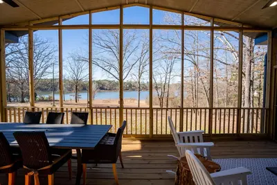 Image de Upscale Greers Ferry Lakefront Home with Amazing Views!