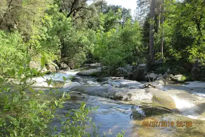 Image de Yosemite Southgate Waterfront Cabin 3 Bdrm Bass Lake Oakhurst Spa pets Specials!