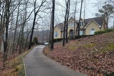 Image de World Games Rental with Gorgeous view, spacious 3  level home with heated pool.