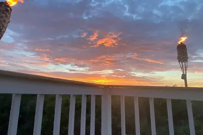 Image de Steps to water! 3 Bd, 3 Ba, Pets Ok, fenced. Remote work, Kitesurfing, Birding!