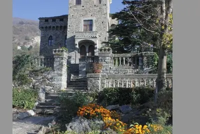 Image de Romantic Italian Castle at the Foot of the Alps, Cir code 00126600003