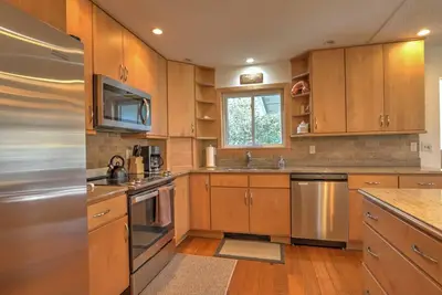 Image de Streamside Family Home with 2 Fly Fishing Badges! 24 Miles to Aspen!