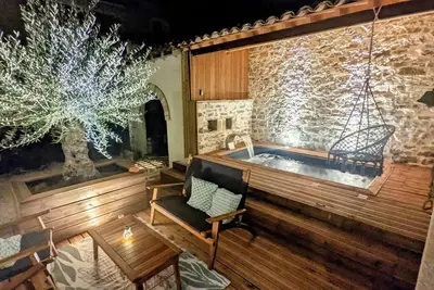 Image de 2 Bed House Sleeps 4 - Pets Ok - Pool - Fireplace