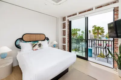 Image de The Brick Boutique Hotel: Balcony Room 302