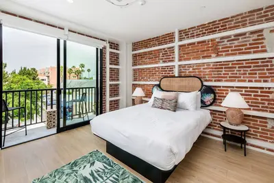 Image de The Brick Boutique Hotel: Balcony Room 305