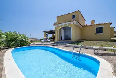 Villa \"Azzurra\" avec vue sur la mer, piscine et jardin
