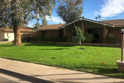 Image de Near spring training facilities, golf courses, the stadium and nature!