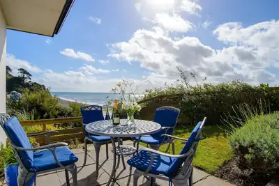 Image de Stylish Seaside Townhouse with 2 Bedrooms & Panoramic Sea Views