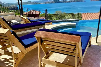 Image de Stunning Ocean Views from every room. . . . walking distance to two great beaches!