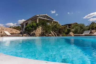 Fantastic Island Designed Villa With Pool