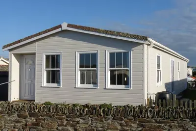 Image de Delightful three bed property with lovely garden a short drive to local beaches