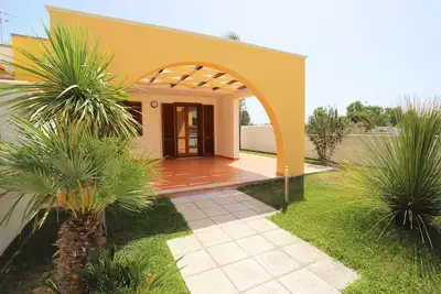 Image de 4/6 maison avec jardin en toute détente à proximité des services et de la plage