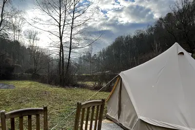 Image de Off grid Bell Tent Full size Bed & Solar powered.